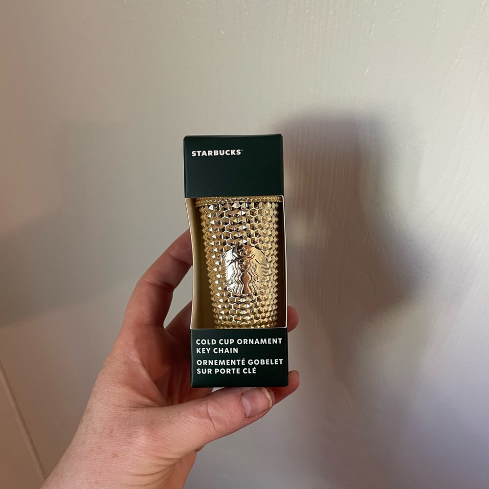SET STARBUCKS GOLD TUMBLER AND KEYCHAIN